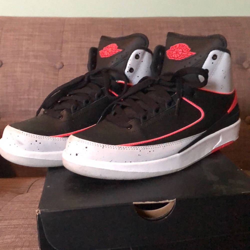 Air Jordan 2 Retro Black/ Infrared